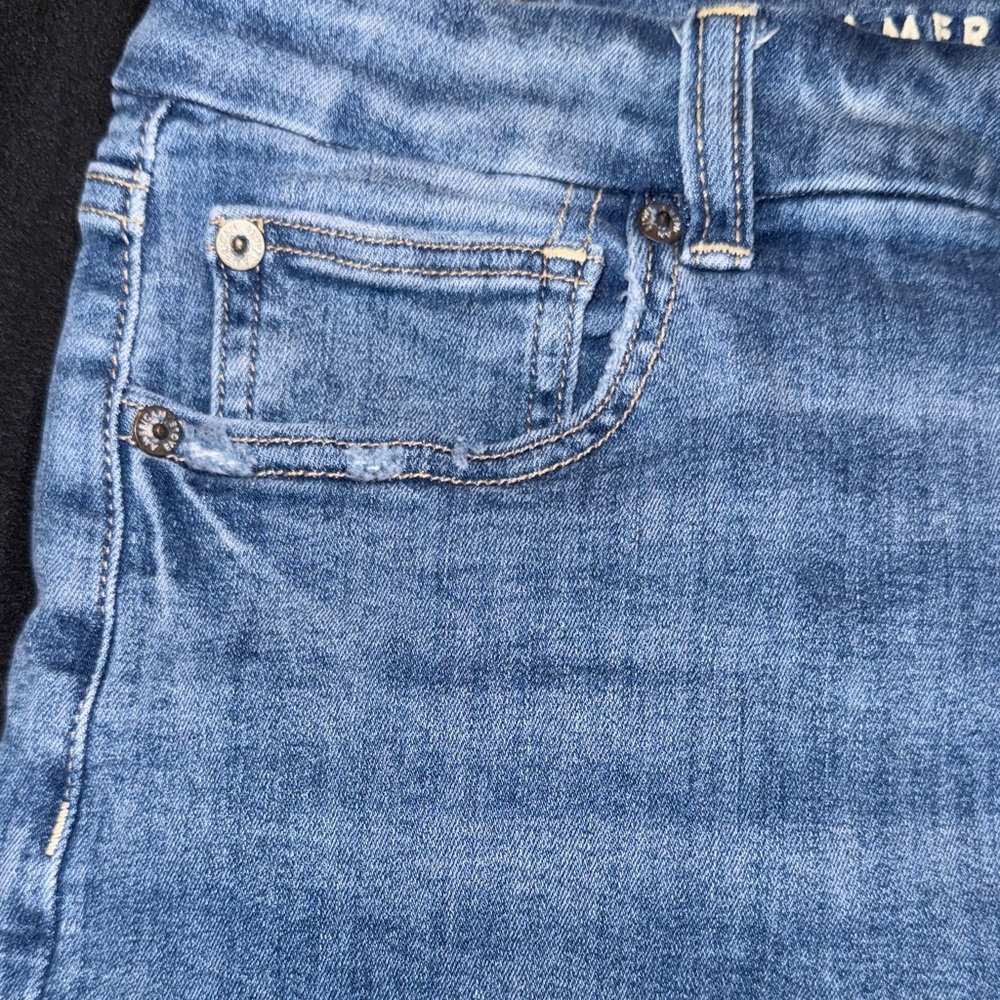 American Eagle Denim Blue Women's Shorts - Picture 3 of 9